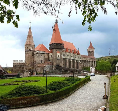 what country is corvin castle hunedoara
